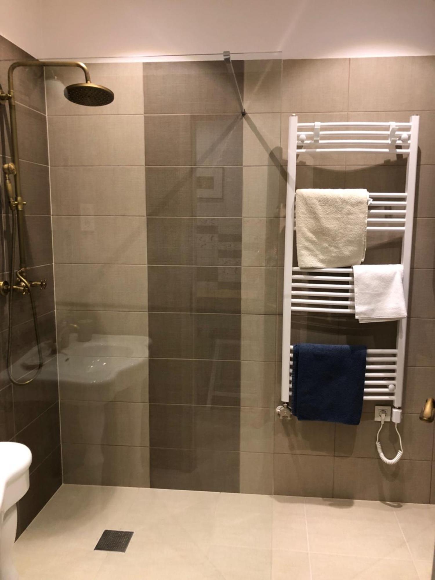 All In Apartman V. بودابست المظهر الخارجي الصورة